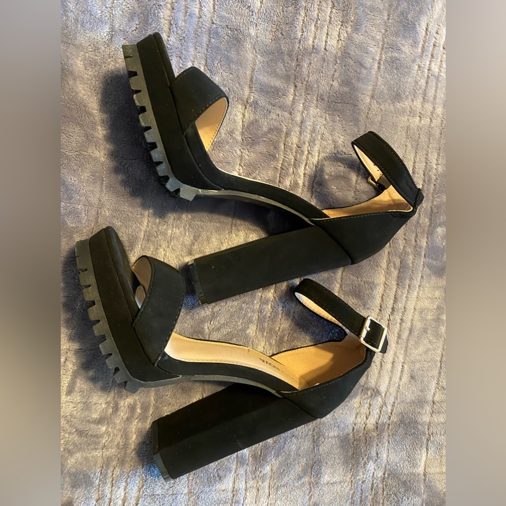 Fashion Nova Women’s Stiletto - Picture 3 of 11